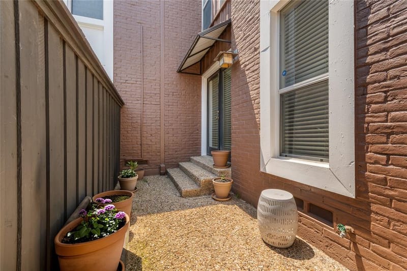 5928 Sandhurst Lane # 127, Dallas TX 75206 - Photo 23
