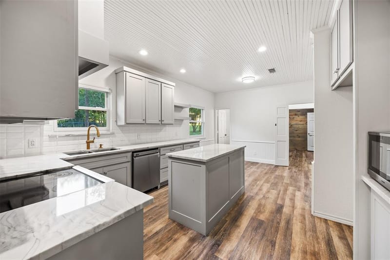 1044 E Woodridge Road, Waxahachie TX 75165 - Photo 6