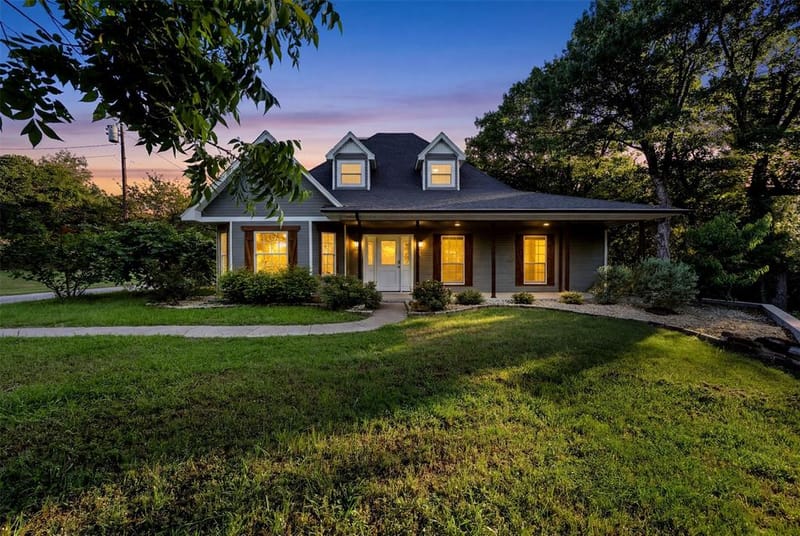 1044 E Woodridge Road, Waxahachie TX 75165 - Photo 3
