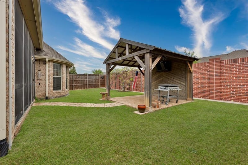 2636 Deer Hollow Drive, Little Elm TX 75068 - Photo 2