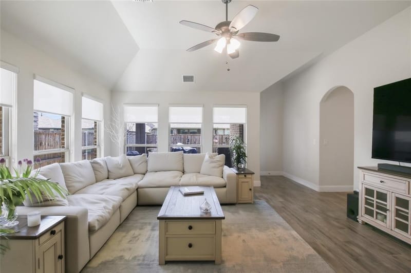 1316 Stoneleigh Place, Aubrey TX 76227