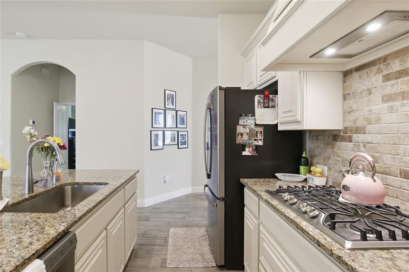 1316 Stoneleigh Place, Aubrey TX 76227 - Photo 14