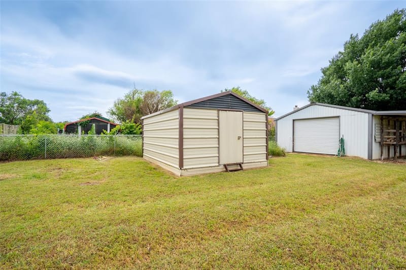 623 Newlin Lane, Granbury TX 76048 - Photo 34