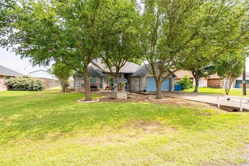 623 Newlin Lane, Granbury TX 76048 - Photo 37