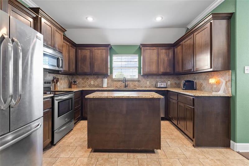 6512 Ashland Drive, Greenville TX 75402 - Photo 13