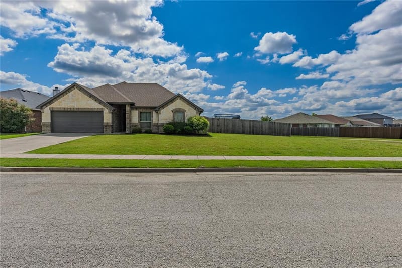 6512 Ashland Drive, Greenville TX 75402 - Photo 3