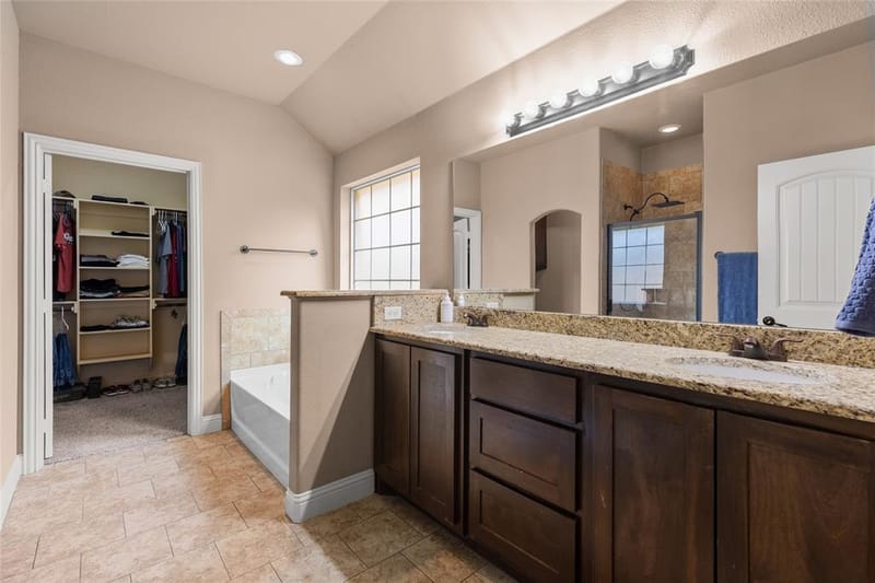 6512 Ashland Drive, Greenville TX 75402 - Photo 20