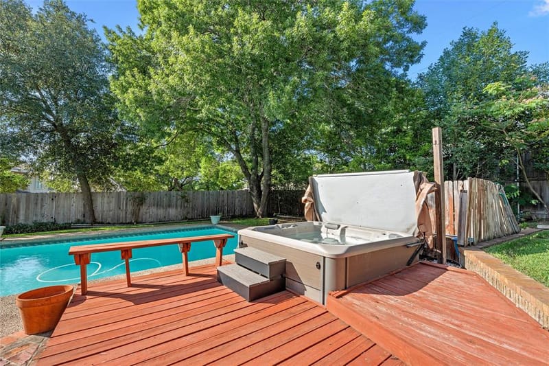 10011 Lost Oak Ridge Drive, Woodway TX 76712 - Photo 27