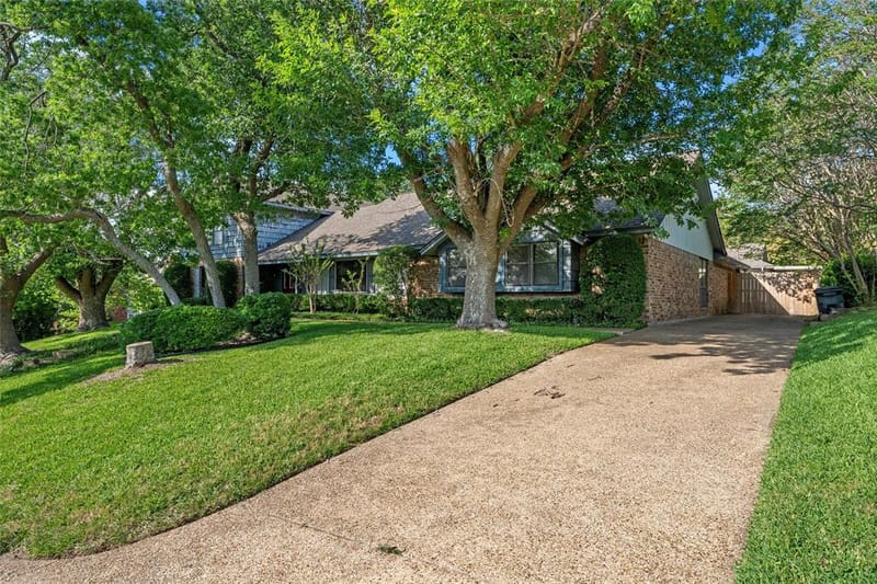 10011 Lost Oak Ridge Drive, Woodway TX 76712 - Photo 3