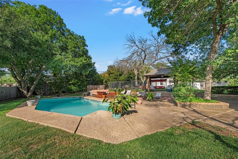 10011 Lost Oak Ridge Drive, Woodway TX 76712 - Photo 33