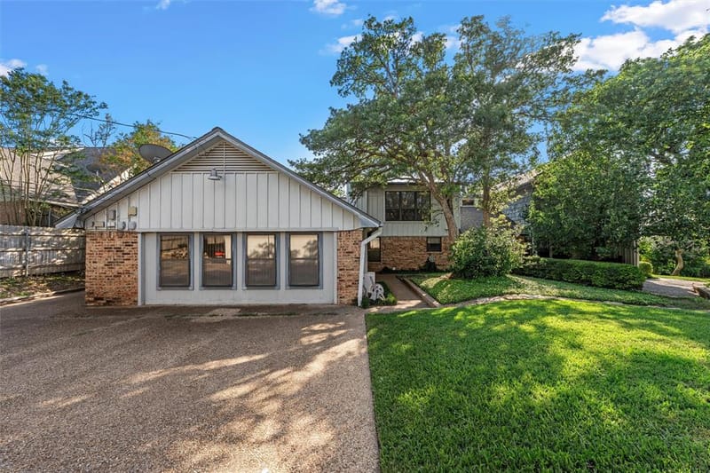 10011 Lost Oak Ridge Drive, Woodway TX 76712 - Photo 35