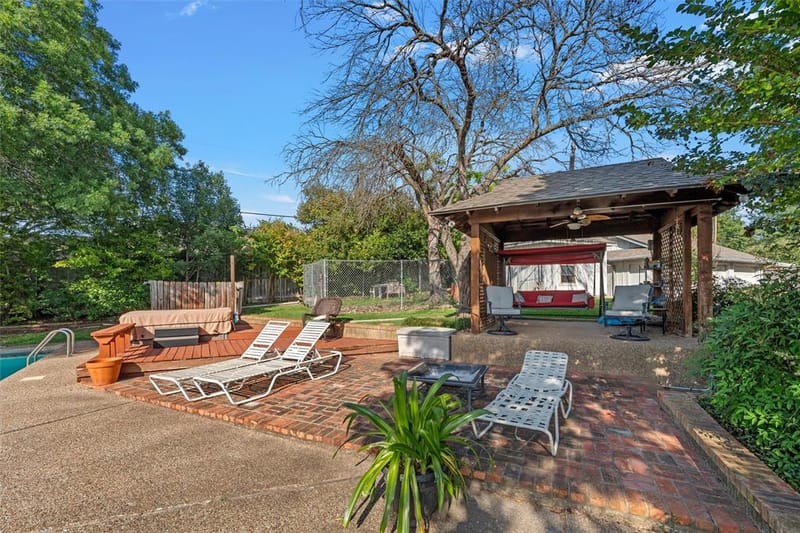 10011 Lost Oak Ridge Drive, Woodway TX 76712 - Photo 29
