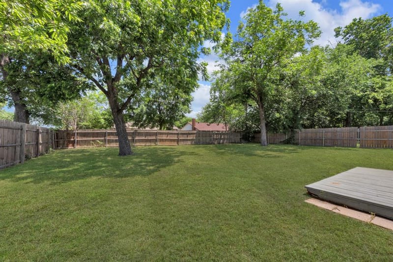 821 Lovers Lane, Grapevine TX 76051 - Photo 23