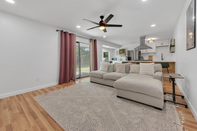 821 Lovers Lane, Grapevine TX 76051 - Photo 12