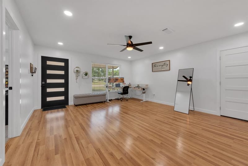 821 Lovers Lane, Grapevine TX 76051 - Photo 3