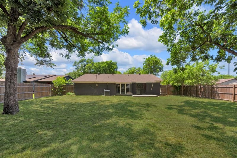 821 Lovers Lane, Grapevine TX 76051 - Photo 20