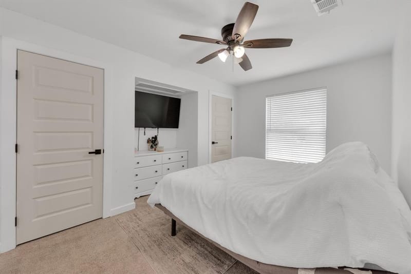 821 Lovers Lane, Grapevine TX 76051 - Photo 14