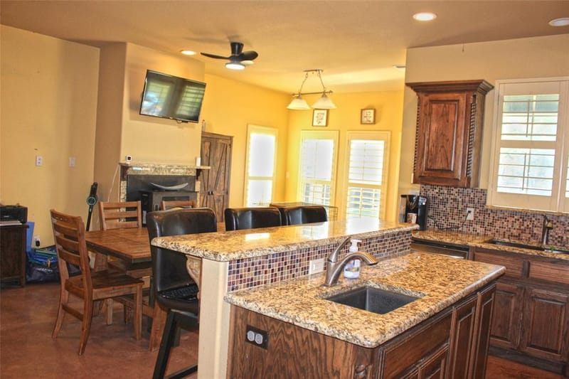 2601 NE 23rd Street, Mineral Wells TX 76067 - Photo 13
