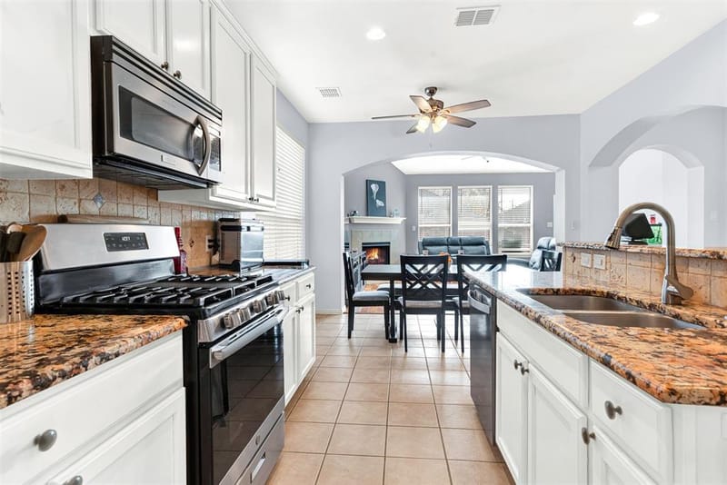 2740 Evening Mist Drive, Little Elm TX 75068 - Photo 9