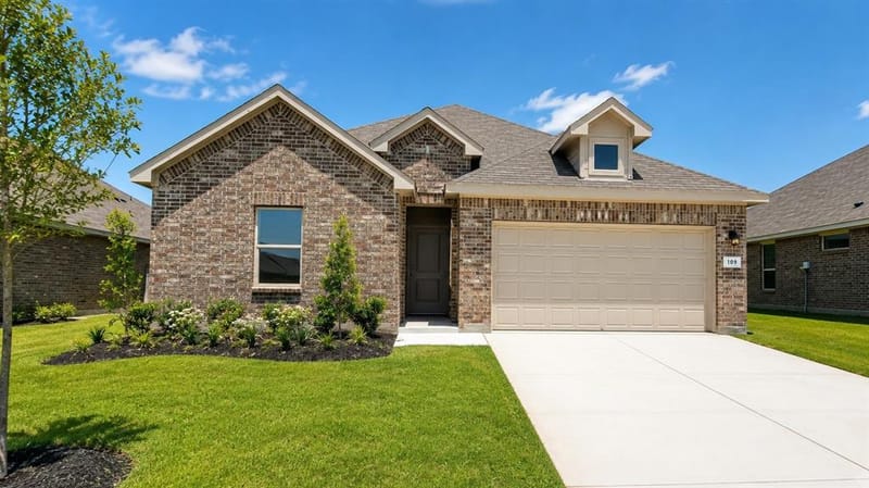 109 TYLER Street, Grandview TX 76050