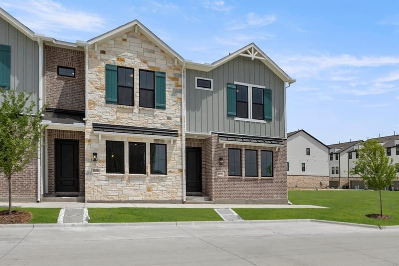 827 Pedernales Drive, Plano TX 75075 - Photo 2