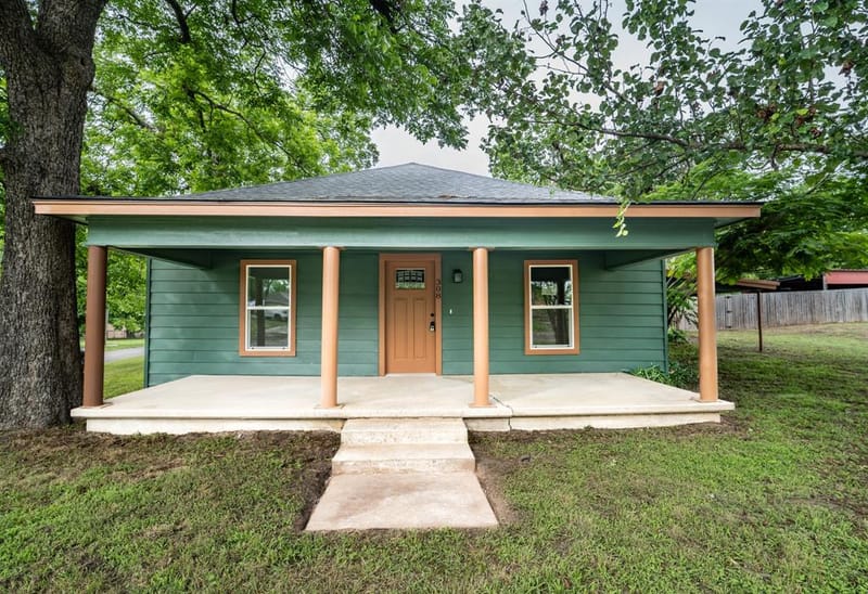 308 W Pine Street, Winnsboro TX 75494 - Photo 2