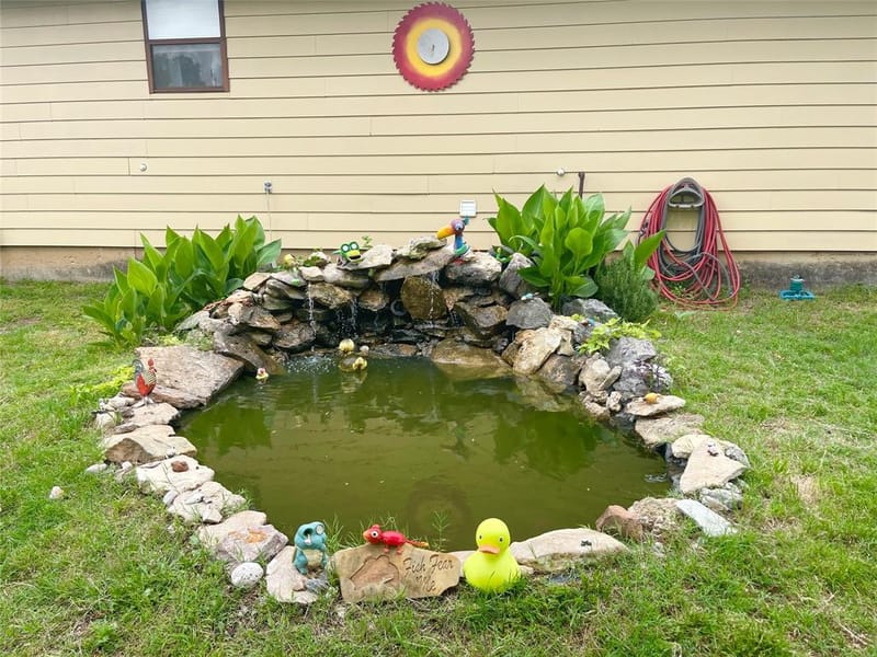 140 S Comanche Drive, De Leon TX 76444 - Photo 22