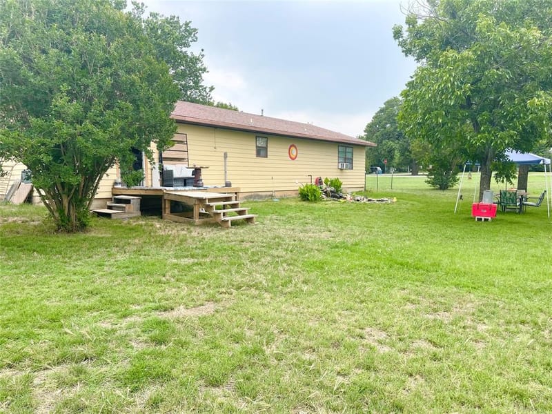 140 S Comanche Drive, De Leon TX 76444 - Photo 32