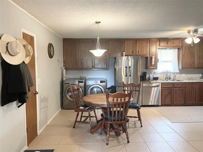 140 S Comanche Drive, De Leon TX 76444 - Photo 9