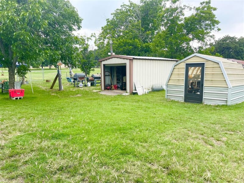 140 S Comanche Drive, De Leon TX 76444 - Photo 29