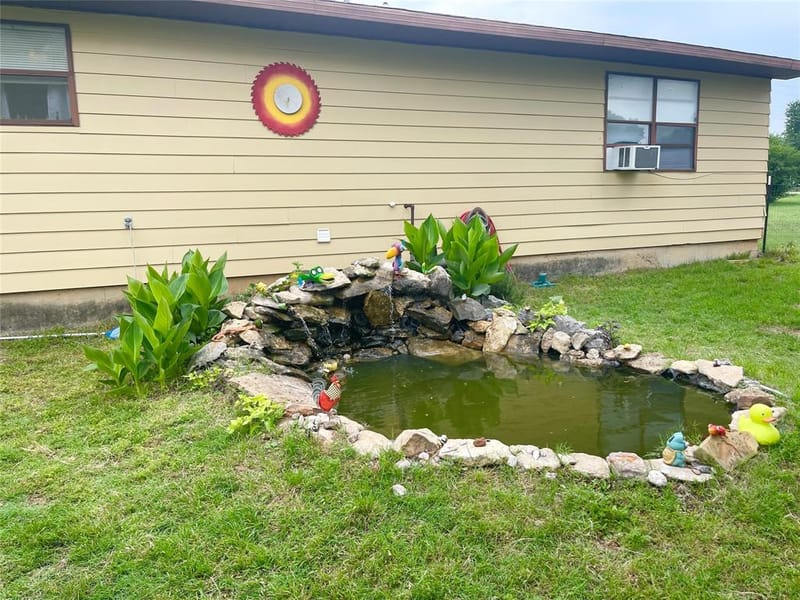 140 S Comanche Drive, De Leon TX 76444 - Photo 21
