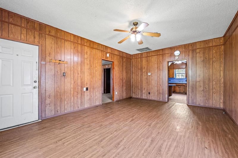 700 N 3rd Street, McGregor TX 76657 - Photo 3