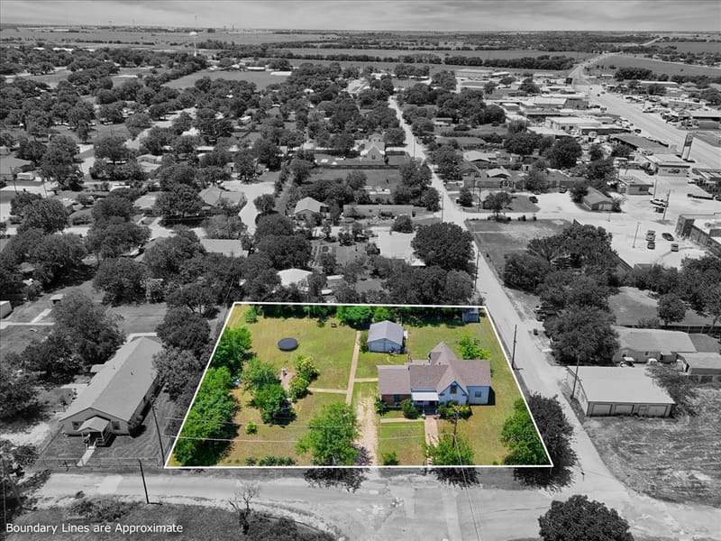 700 N 3rd Street, McGregor TX 76657 - Photo 24