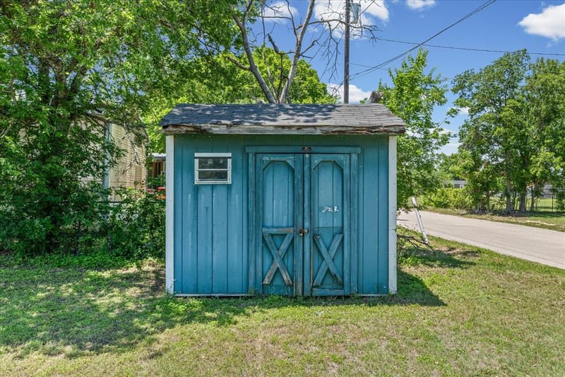 700 N 3rd Street, McGregor TX 76657 - Photo 21