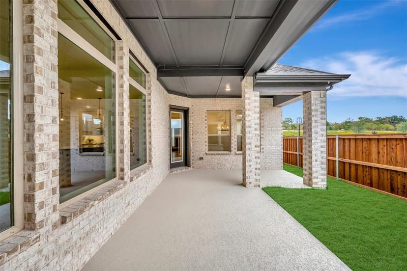 2090 Spotted Fawn Drive, Arlington TX 76005 - Photo 3