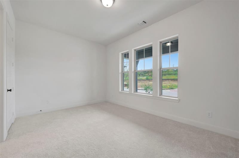 2090 Spotted Fawn Drive, Arlington TX 76005 - Photo 9