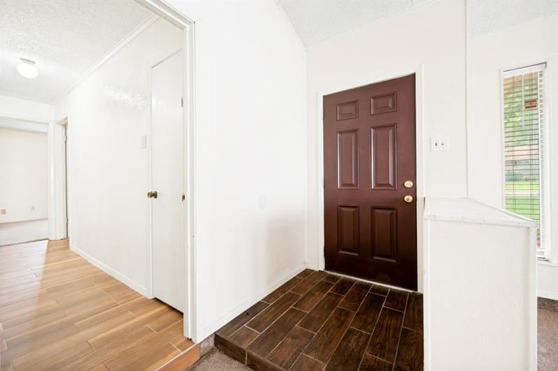 3544 Esplendor Avenue, Irving TX 75062 - Photo 3