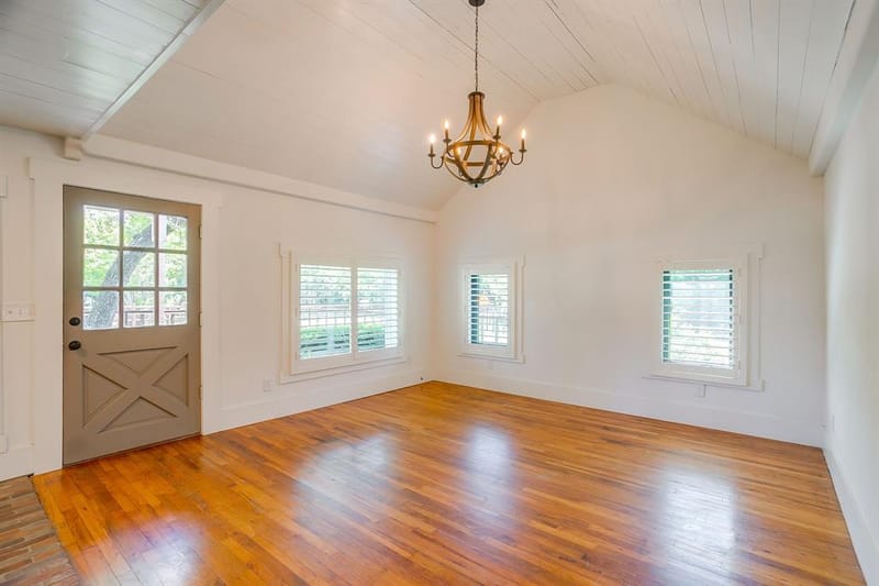 606 E Moore Street, Granbury TX 76048 - Photo 6