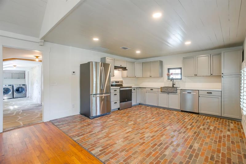 606 E Moore Street, Granbury TX 76048 - Photo 13