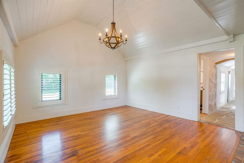 606 E Moore Street, Granbury TX 76048 - Photo 7