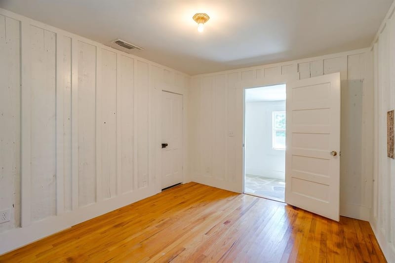 606 E Moore Street, Granbury TX 76048 - Photo 18