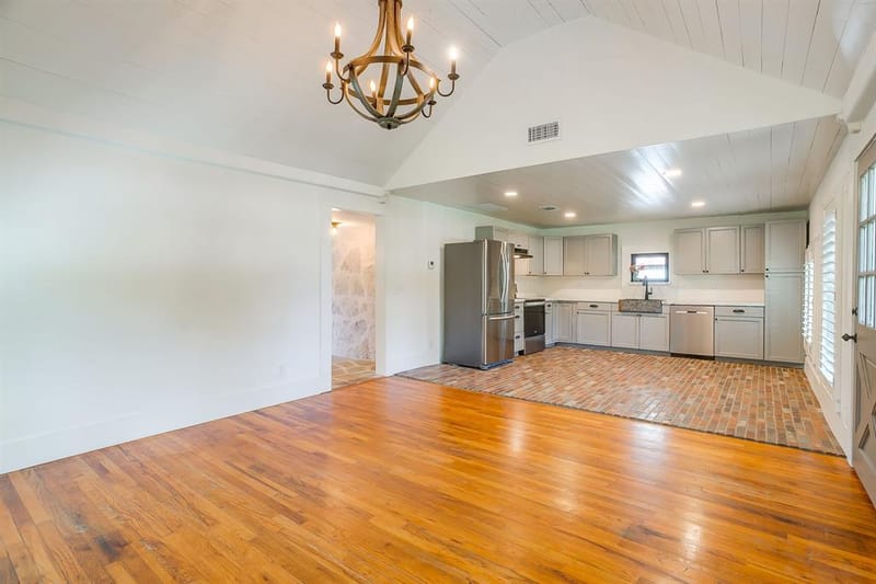 606 E Moore Street, Granbury TX 76048 - Photo 8
