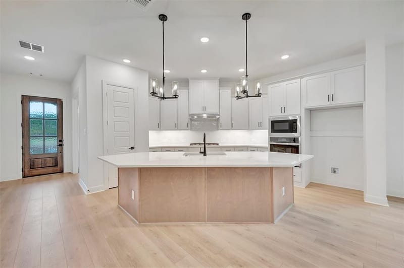 2114 Spotted Fawn Drive, Arlington TX 76005 - Photo 7