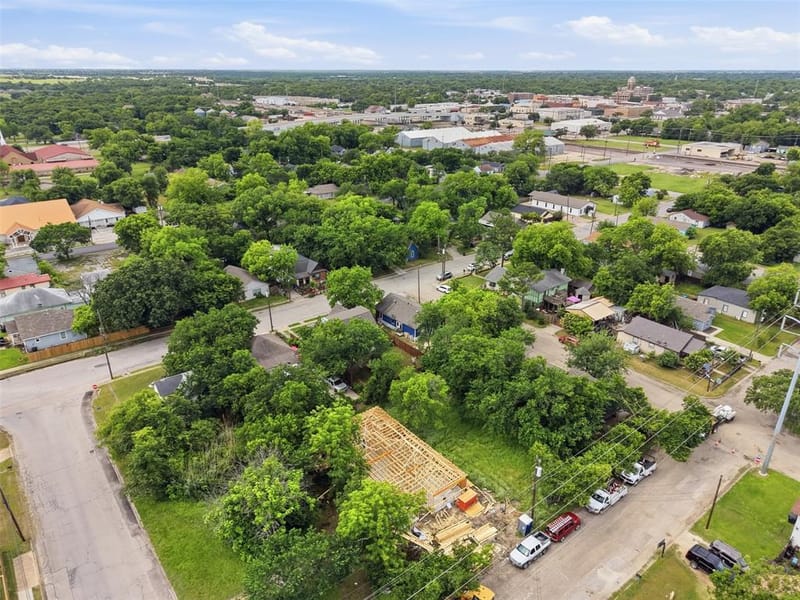 306 Royal Street, Cleburne TX 76031 - Photo 30