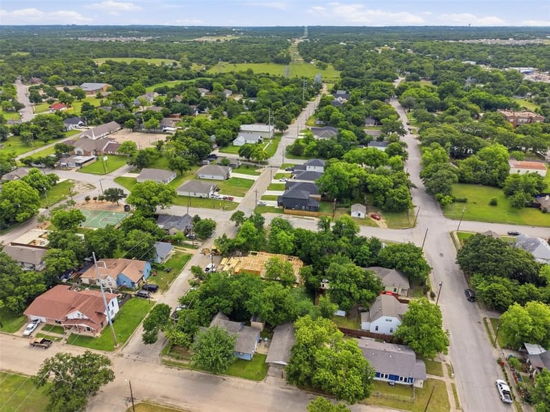 306 Royal Street, Cleburne TX 76031 - Photo 34