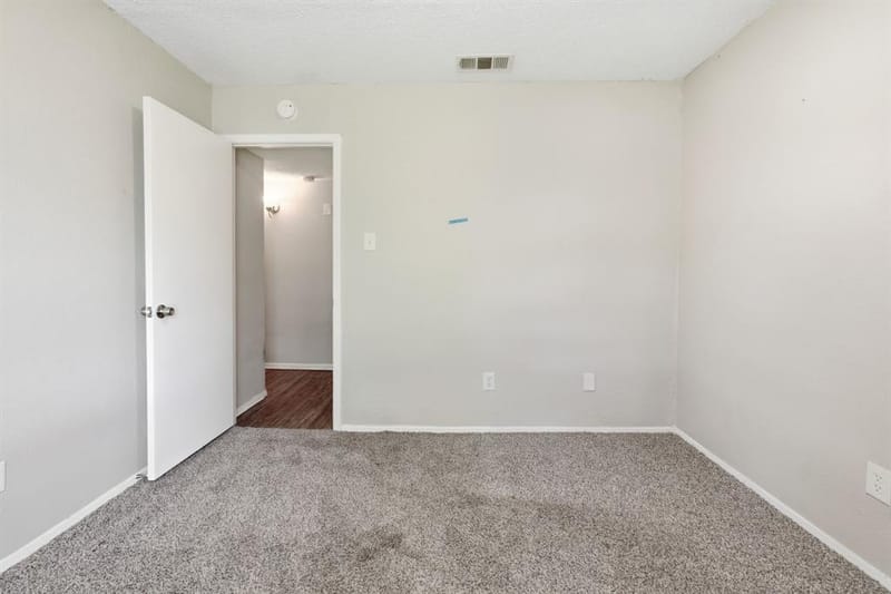 1137 Meadow Creek Court, Lancaster TX 75146 - Photo 27