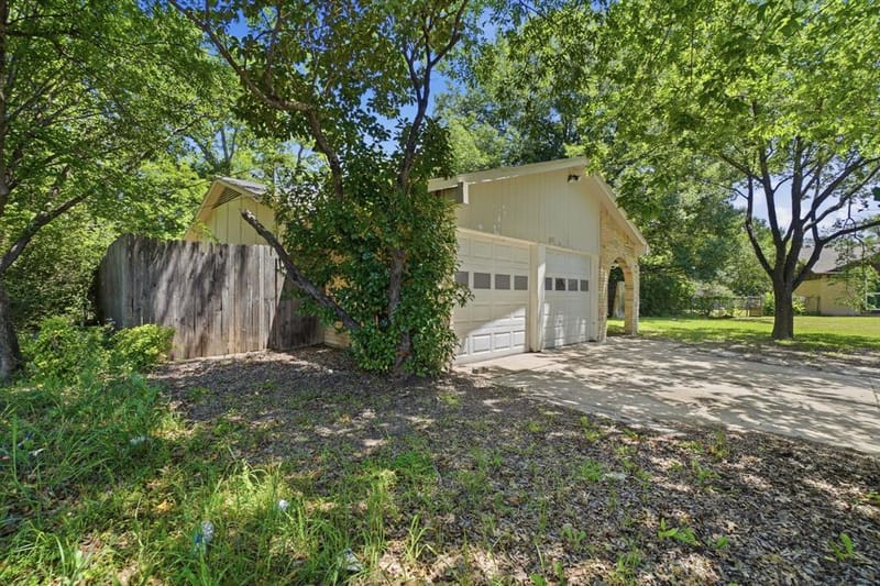 1137 Meadow Creek Court, Lancaster TX 75146 - Photo 3