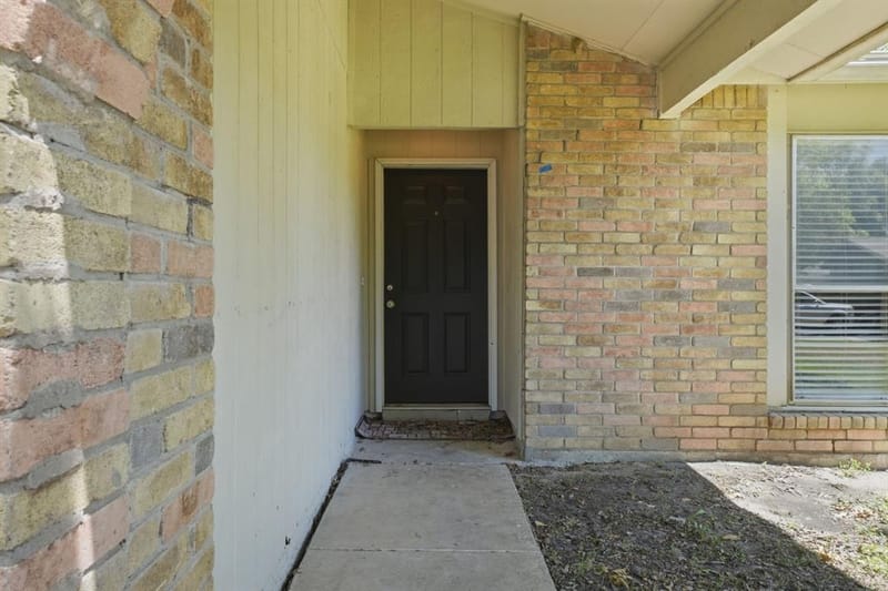 1137 Meadow Creek Court, Lancaster TX 75146 - Photo 9