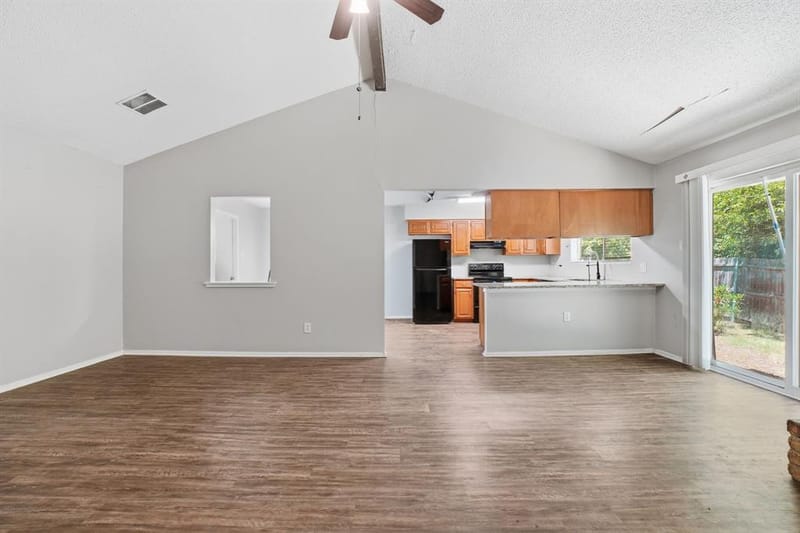 1137 Meadow Creek Court, Lancaster TX 75146 - Photo 14