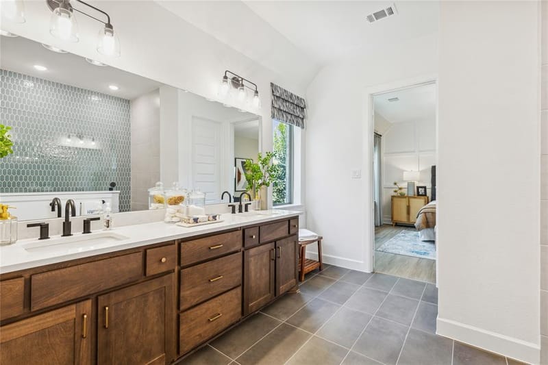 1009 Karis Boulevard, Crowley TX 76036 - Photo 6